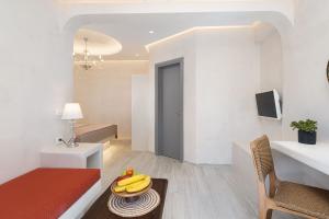 ts-santorini-premier-seaview-room011